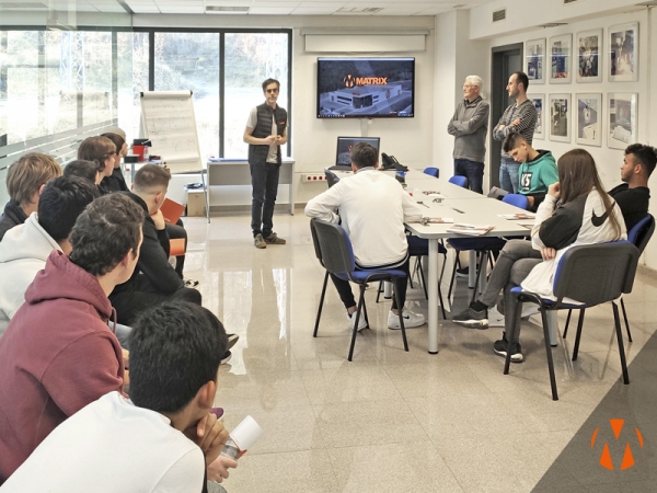 Mechanization students from IES La Garrotxa visit Matrix Injection Moulds